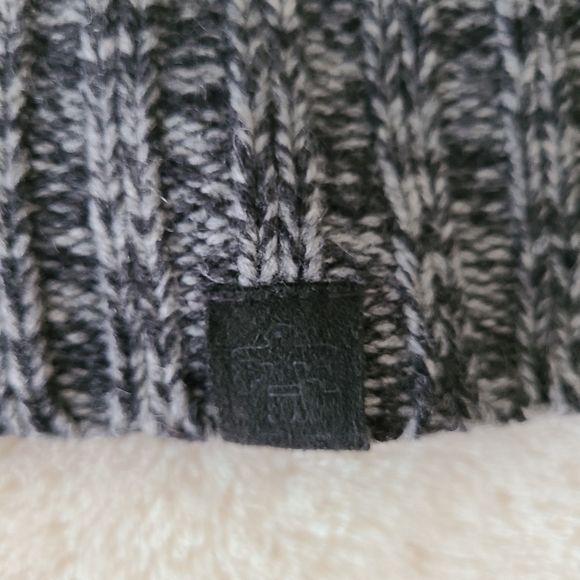 Aritzia Tna Lambswool Cardigan - Picture 3 of 8